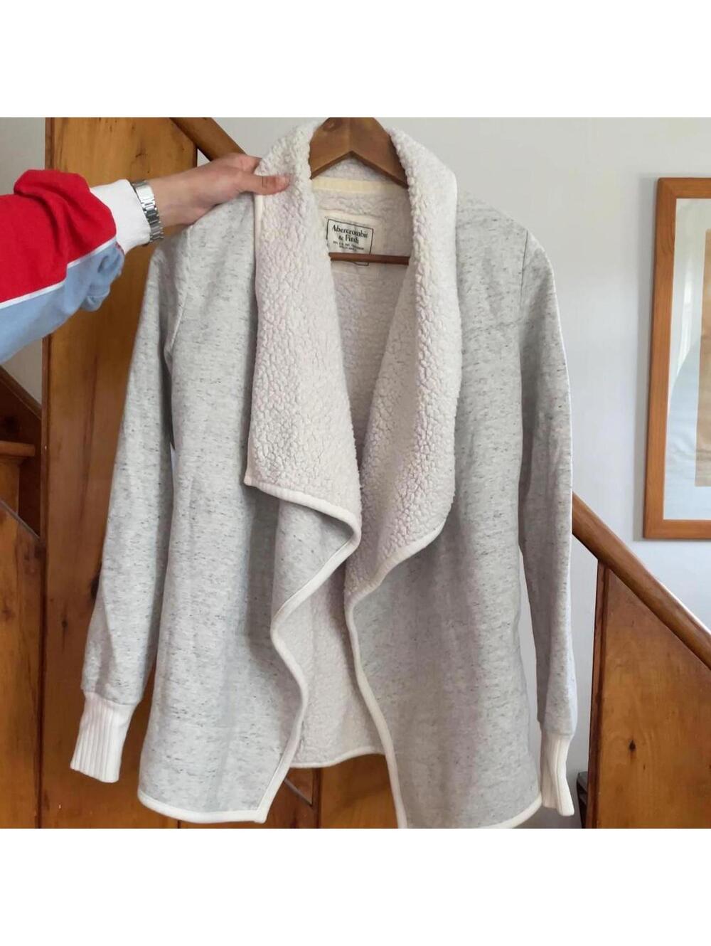 Abercrombie & Fitch gray sherpa lined cardigan Size small